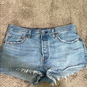 Levi’s Shorts Size 28